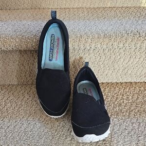 Skechers Black Slip-On Shoes Size 7 Womens